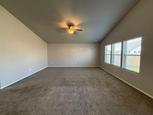 Photo - 772 W Treehouse Way