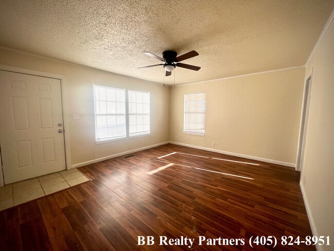 Photo - 6721 E 5th St