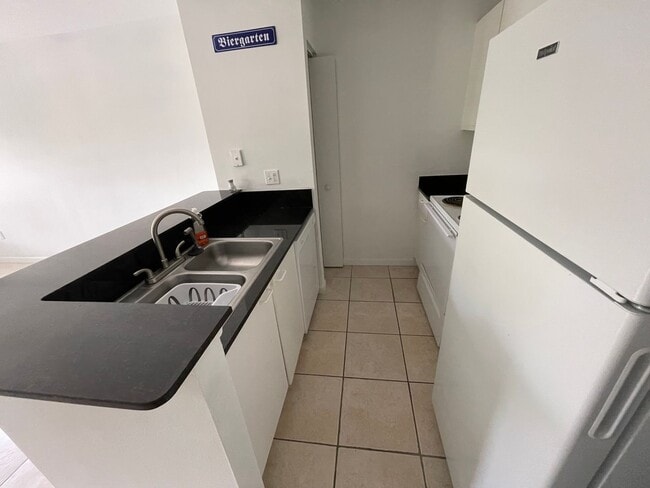 Photo - Palm Lakes Condominium