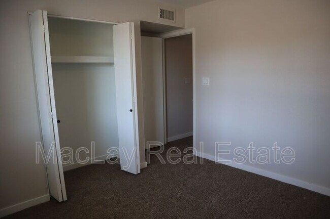 Photo - 5415 S Hazelton Ln