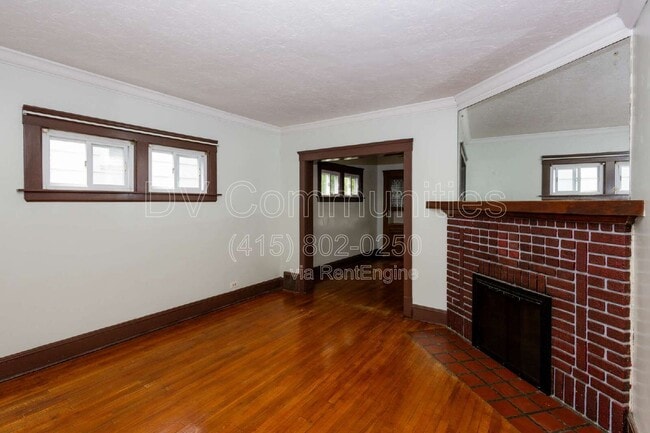 Photo - 1584 Maple Rd