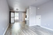 2BR, 1BA - 998SF