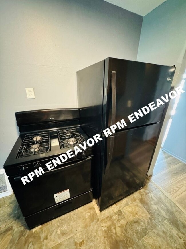 Photo - 3-bedroom Move-In Ready with Covered Outdo...