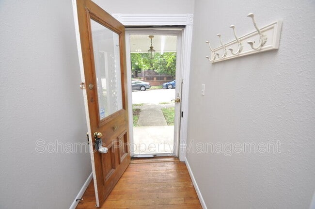 Photo - 310 N East St