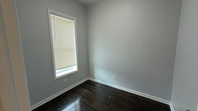 Photo - 1344 E 72nd Pl Unidad 2