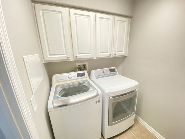 Photo - ? Freshly Updated Home Minutes from Disney...