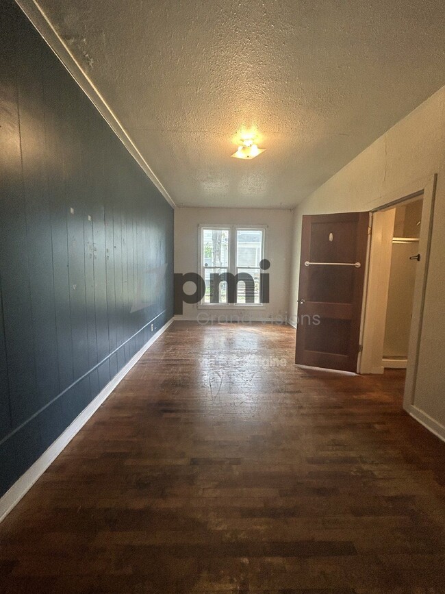 Photo - 1105 6th St