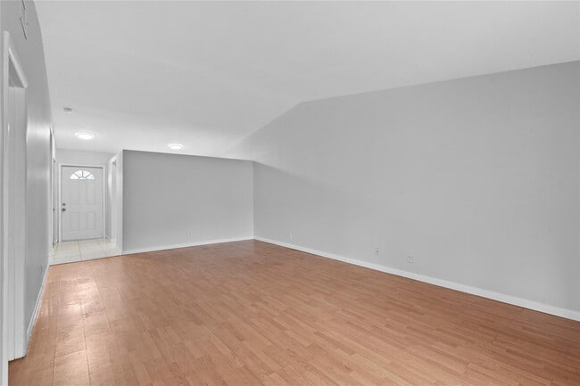 Photo - 4325 NW 5th Ave