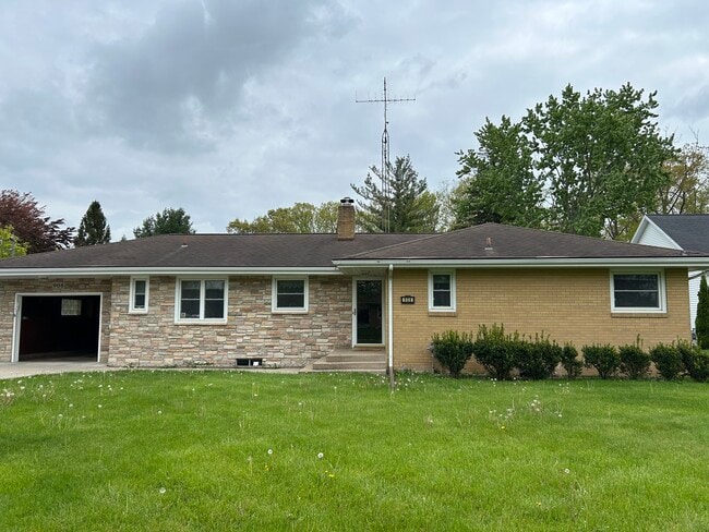 Photo - 908 Saint Joseph Dr House