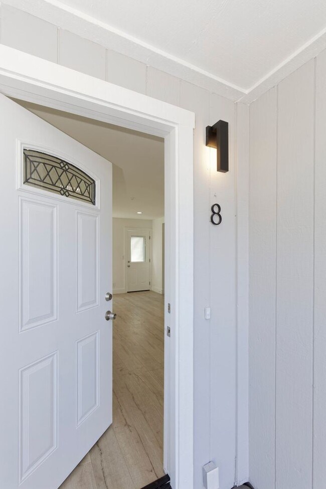 Photo - * 2 Weeks Rent Free * 2 Bedroom for Rent