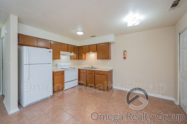 Photo - 3328 Meridian St N Unit Apt 214