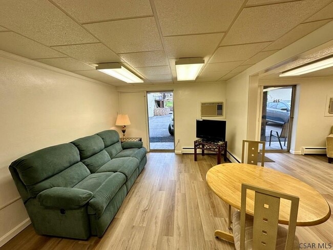 Photo - 907 Old Scalp Ave