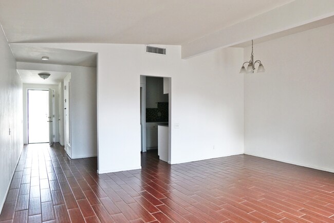 Photo - 27400 Hombria Dr