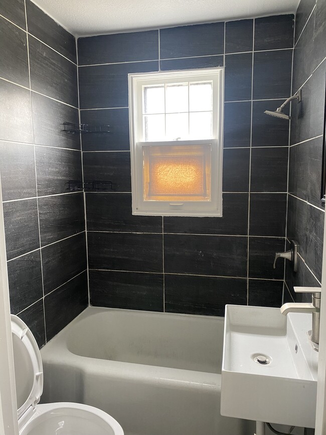 Photo - 1923 Messanie St