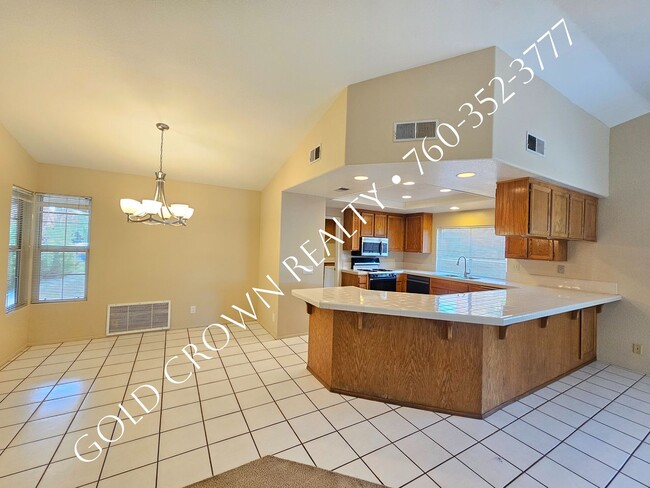 2402 Lenrey Ave