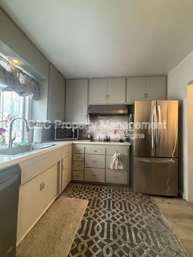 Building Photo - 440 Chestnut Ave Unit 2d Rental