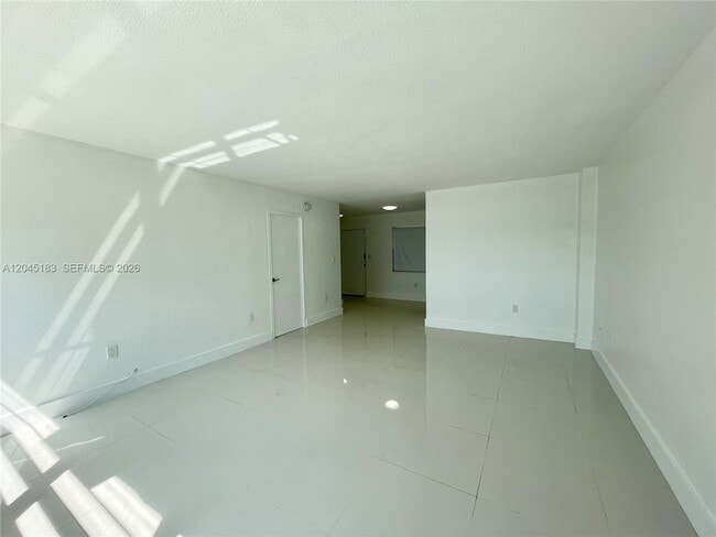 Photo - 220 Kings Point Dr Unit 502