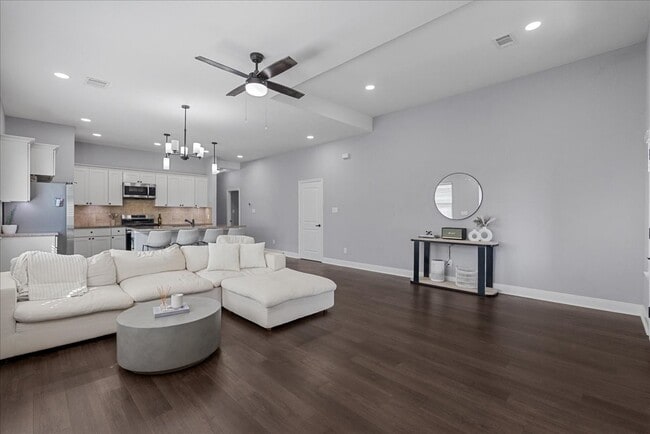 Photo - 20061 Torrey Pines Ln House