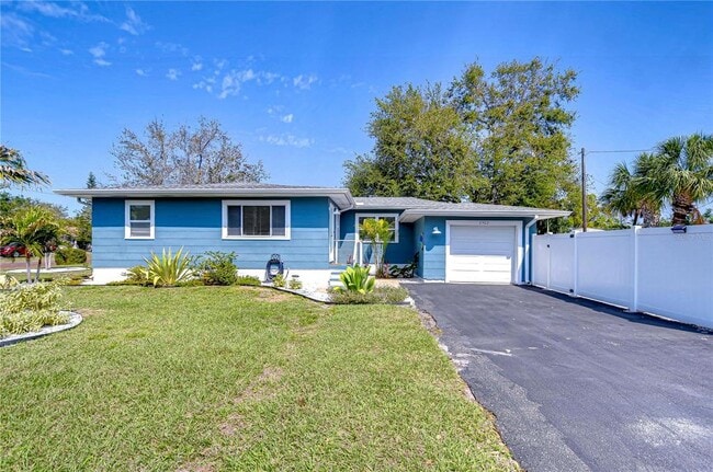 Photo - 1922 55th St S