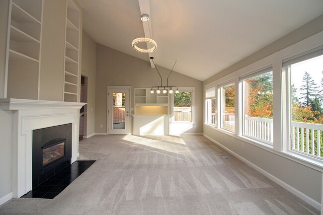 Photo - 11731 SW 41st Ave Unit Upper-Main