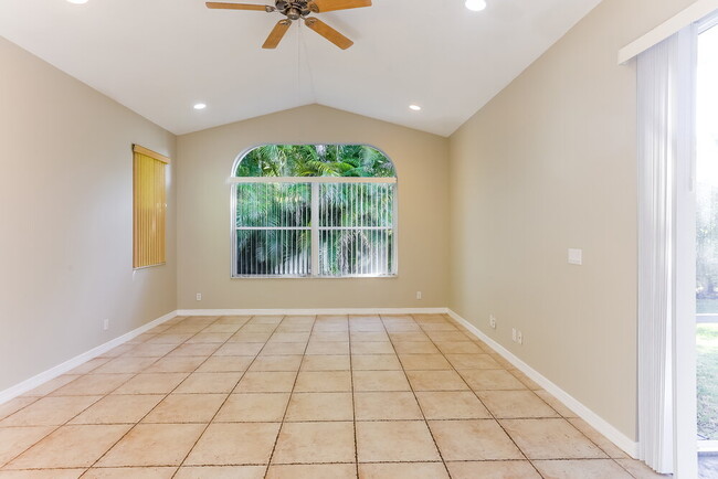 Photo - 12020 Glenmore Dr