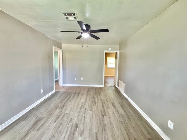 252 E Coe Dr