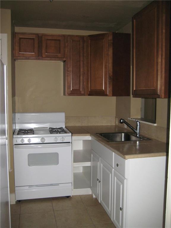 Photo - 700 E 45th St