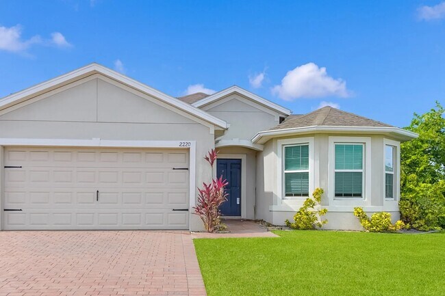 Photo - 2220 NE 5th Ave