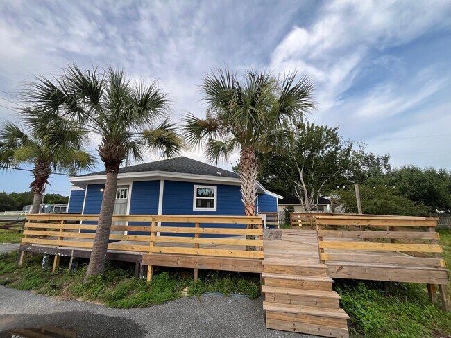 Photo - 2040 Falconhurst Pl