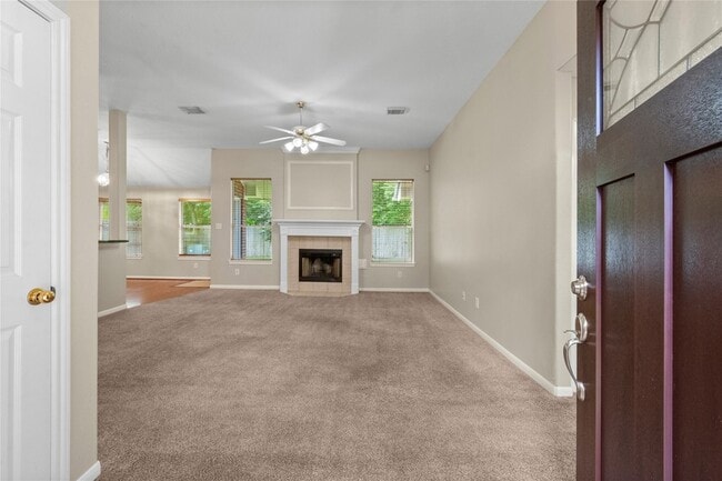 Photo - 805 Courtland View