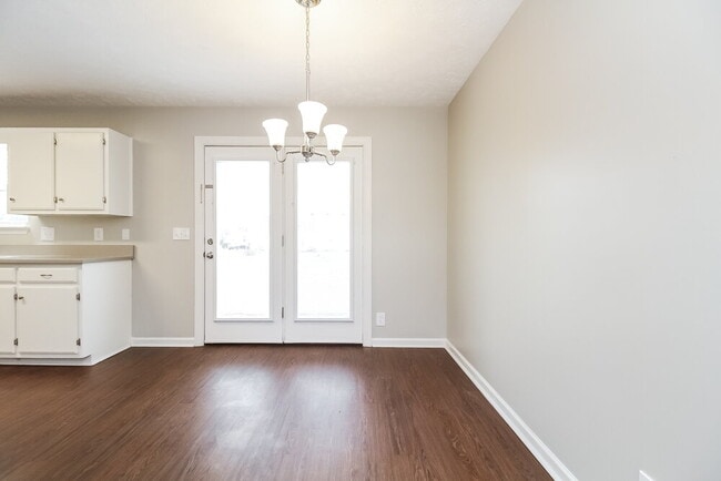 Photo - 1606 Vista Ct