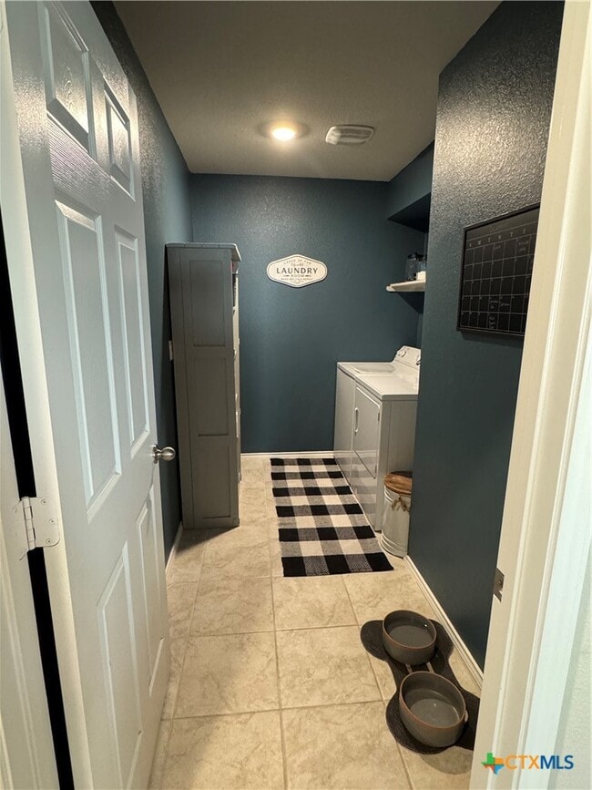 Photo - 2423 Elba Dr