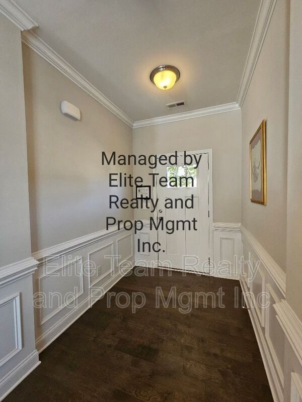 Photo - 990 Pennington Dr