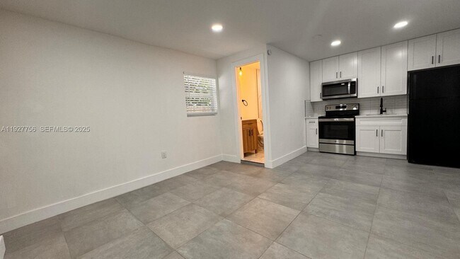 Photo - 1933 Washington St Unit 1935 B