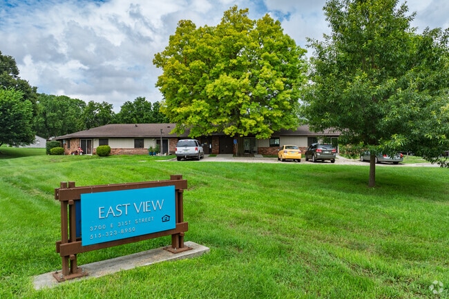 Eastview Manor - Eastview Manor