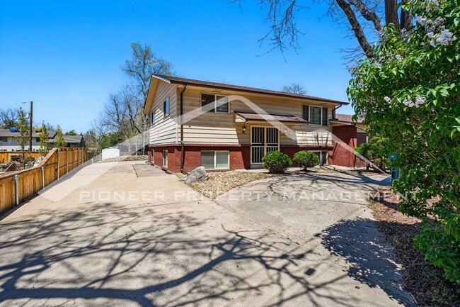 Photo - Spacious Home with Washer/Dryer and Central AC