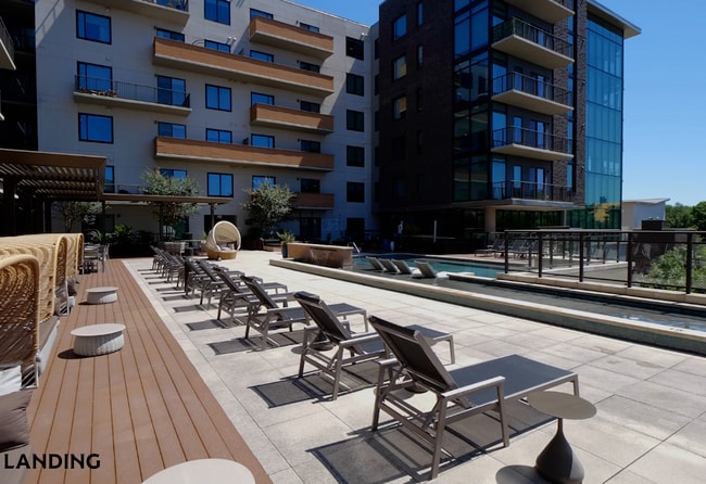 Building Photo - 1414 Wood Hollow Dr