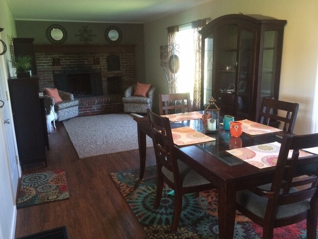 Photo - Gorgeous West Lafayette 4 bedroom Home - New Kitchen, Many Upgrades!