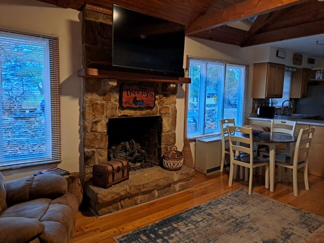 Photo - 1105 Boat Dock Rd