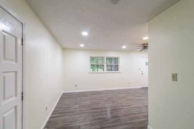 Photo - 2979 Tiller Trail SW