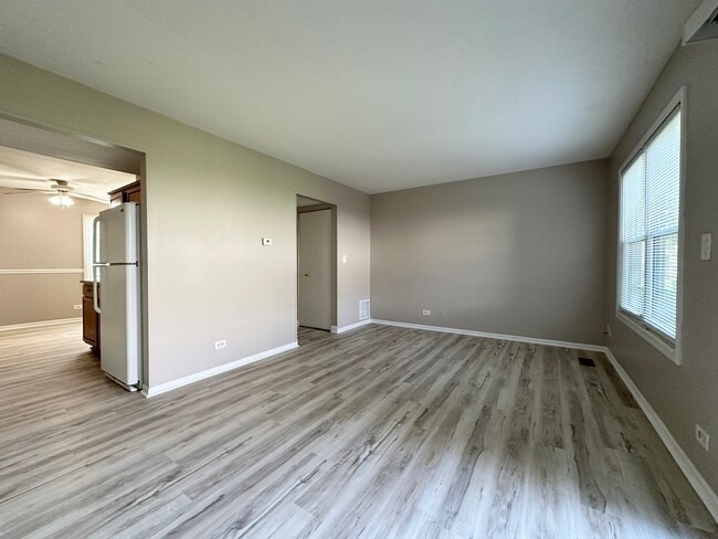 Photo - 2543 Prairieview Ln S