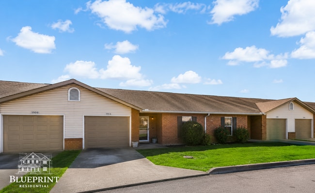 Great condo available now!