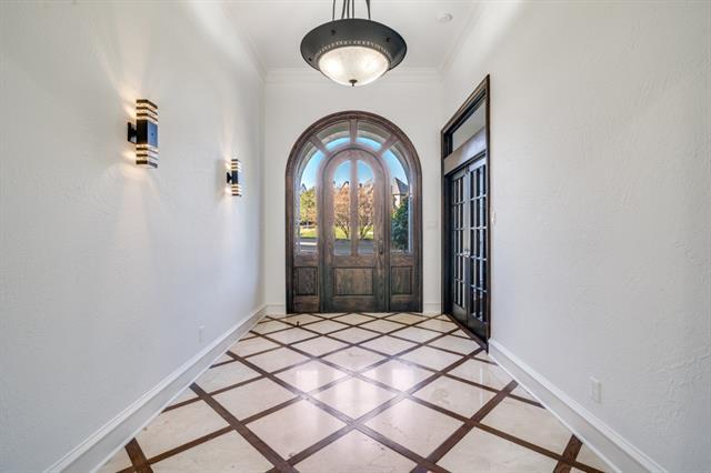 Photo - 422 Mustang Dr