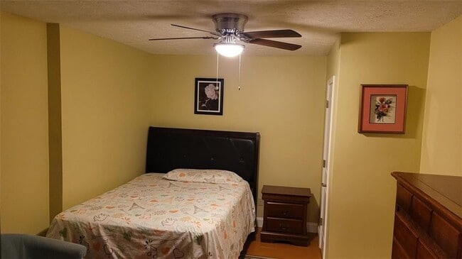 Photo - 2750 Wellington Way SE