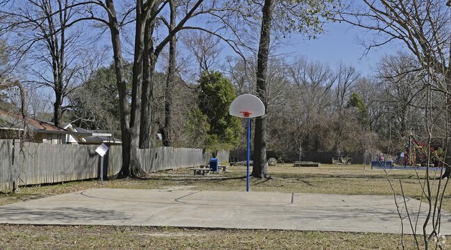 Scotlandville Homes