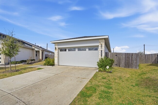 Building Photo - 2803 Chancery Summit Ct