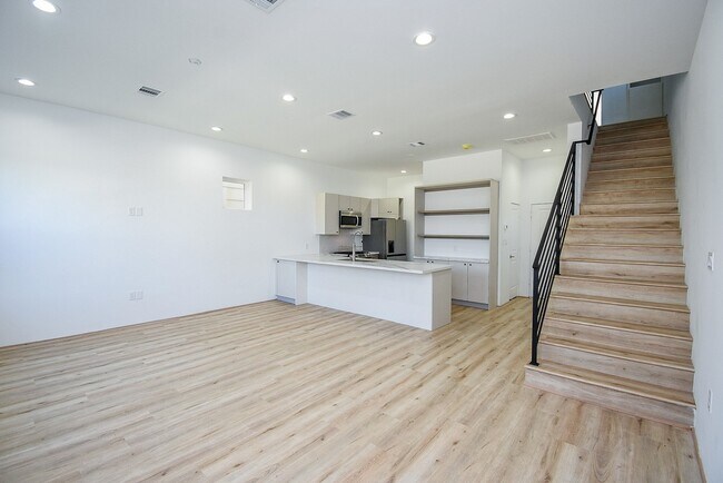 Photo - 15000 S Richmond Ave Unidad 6