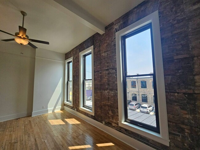 Photo - 183 S Main St Unit Rueping Lofts