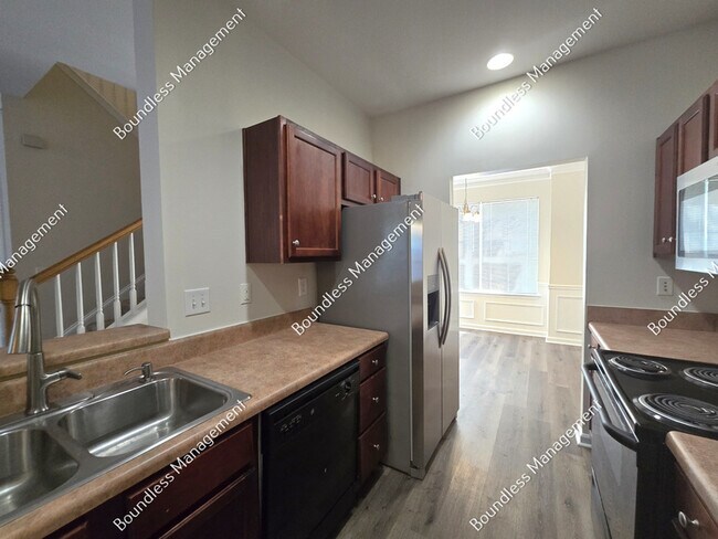 Photo - 250 Amal Dr SW