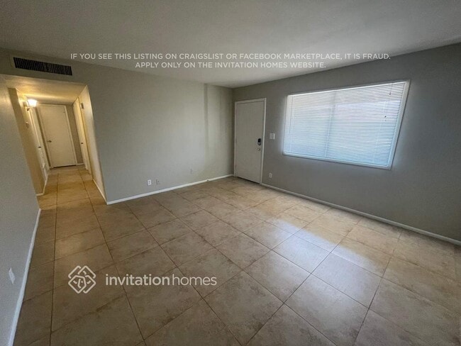 Photo - 823 W 17th Pl